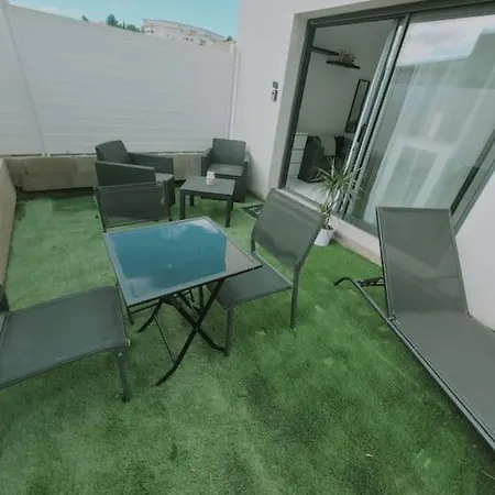 Apartment Independant Avec Terrasse 